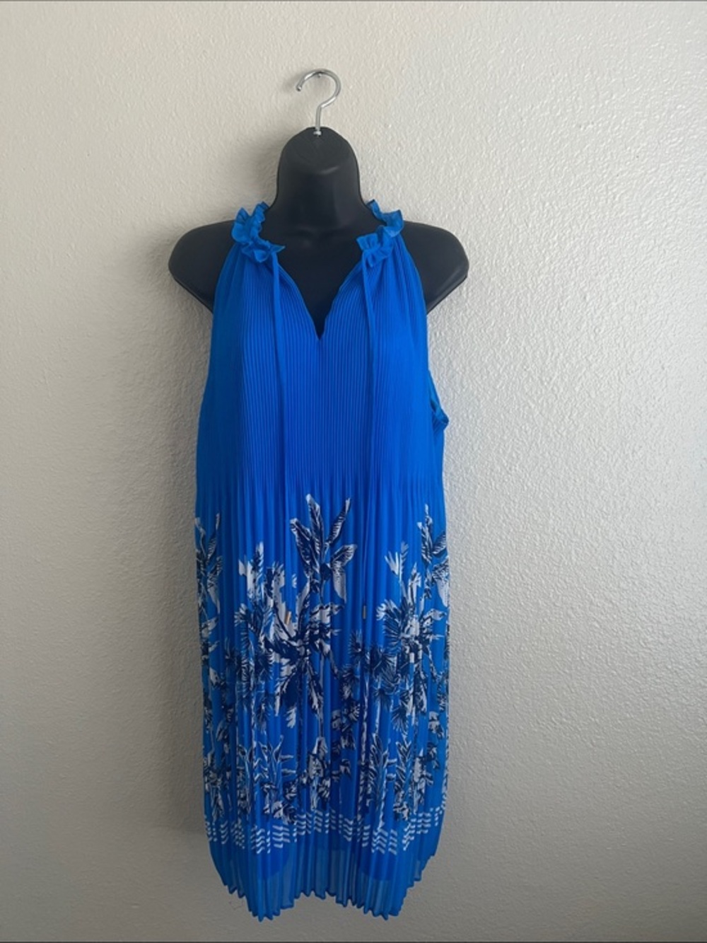 NWT Skies Are Blue Blue Pleated Floral Sleeveless Midi Dress Size L NWT